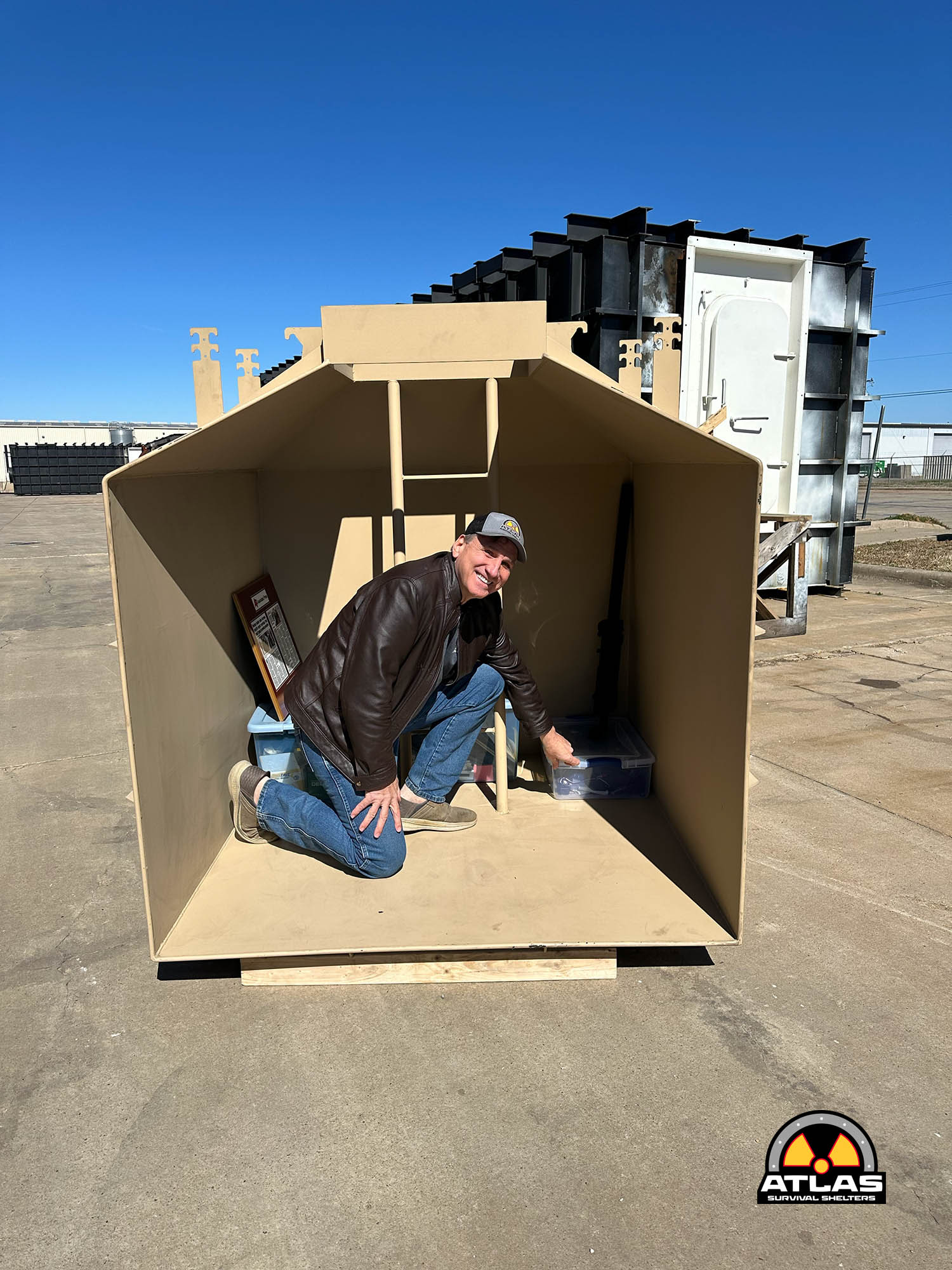 atlas-shelter-set250220-survival-safe-cutaway-ron-pointing-on-floor-34