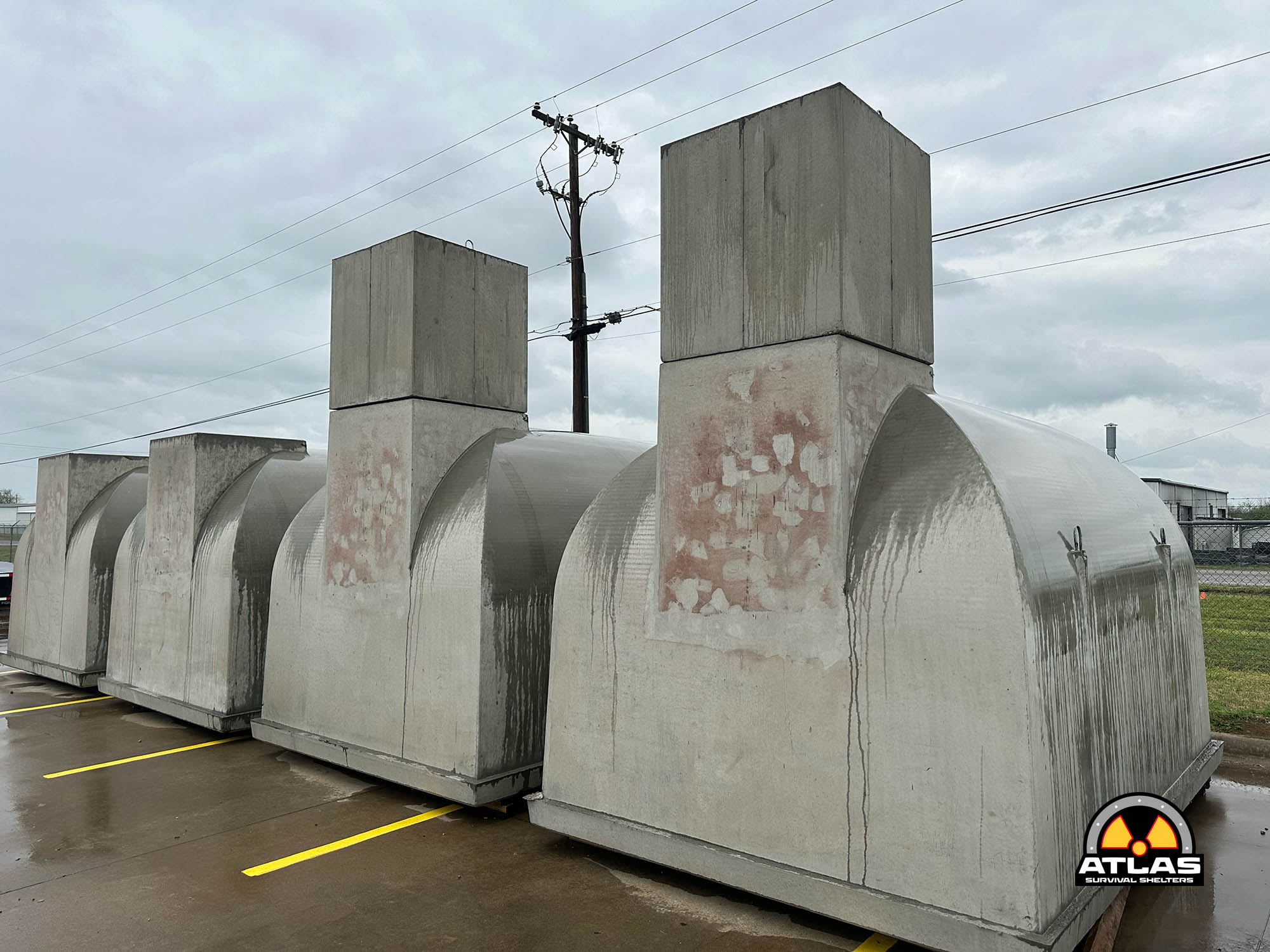 atlas-shelter-set250328-backyard-bunker-precast-outdoor-perspective-43